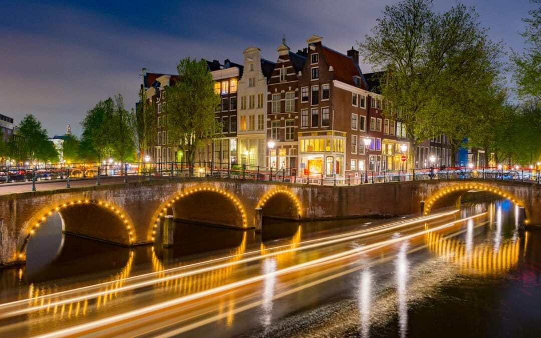 Kerst voor de Amsterdammer? Oliebollen van Hartog, Circus in Carré en dranken van Ton Overmars